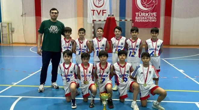 SANKO Okulları Minik Erkek Basketbol Takımı şampiyon oldu