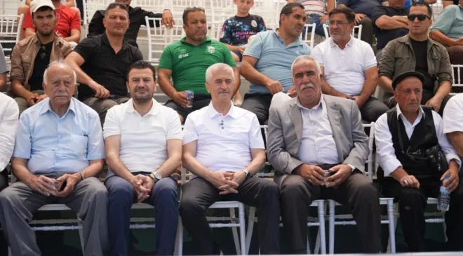 Aşırtmalı Aba Güreşi Türkiye Şampiyonası Şahinbey er meydanında başladı