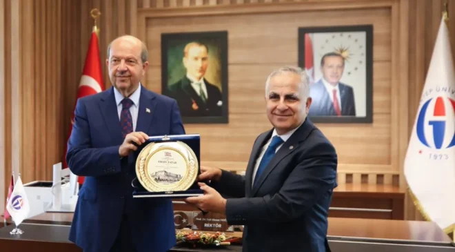 KKTC ÖNCEKİ DÖNEM CUMHURBAŞKANI ERSİN TATAR’DAN REKTÖR DOĞAN’A ZİYARET