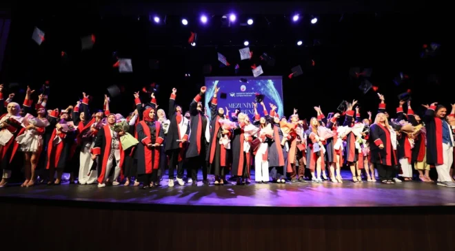 GAÜN İLETİŞİM FAKÜLTESİ MEZUNLARINI UĞURLADI