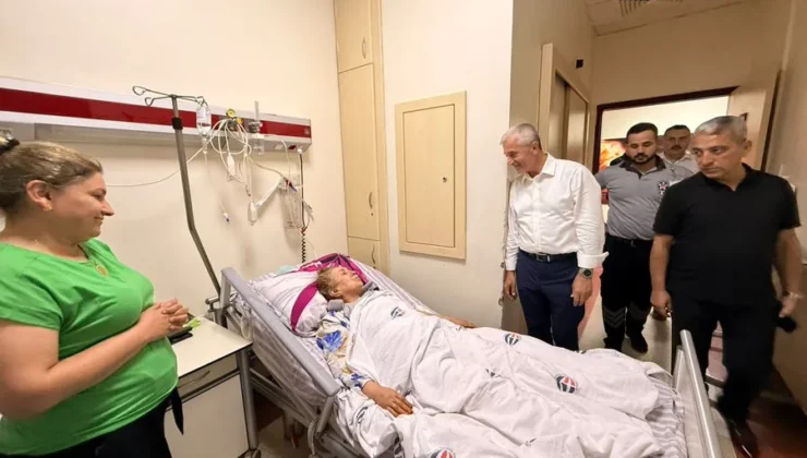 Başkan Tahmazoğlu’ndan hastalara moral, sağlık çalışanlarına destek ziyareti