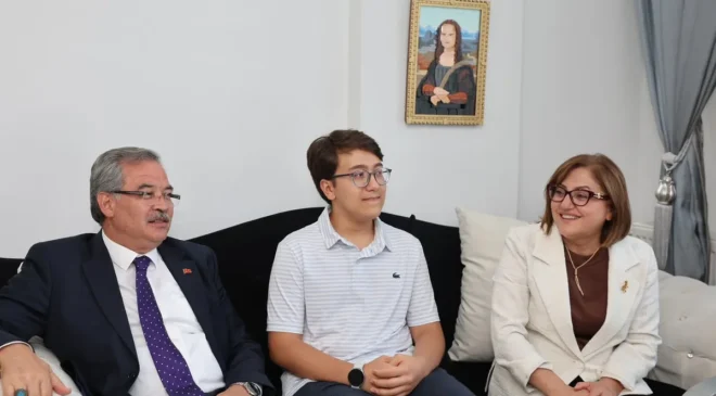 BAŞKAN FATMA ŞAHİN’DEN LGS ŞAMPİYONLARINA TAM ALTIN ÖDÜLÜ